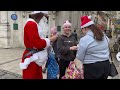 Santa's Street Shenanigans! 🎅🎁 Christmas Quiz Giveaway!