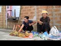 Mountain life: Harvesting ripe Bananas to sell at the market & Make Banana cakes to eat - Pet care