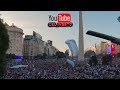 hinchada argentina en qatar 2022 EL HINCHA ARGENTINO SORPRENDE AL MUNDO  cantando  muchachos