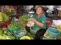 Cambodian Routine Food & Lifestyle @ The Market - Deep Fried Taro, Shrimp, Fish, Pork, & More