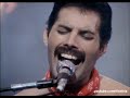 Queen - We Will Rock You / We Are The Champions Live