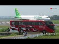 WOW Penonton Full Saat Pesawat Garuda & Citilink Take Off di Pinggir Jalan II Musim Haji 2024