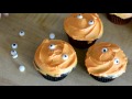 Halloween cupcakes with buttercream frosting