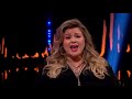 Kelly Clarkson explains why she doesn't stay in touch with her father | SVT/NRK/Skavlan