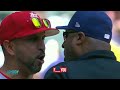 Manager goes crazy after umpires miss four calls, a breakdown
