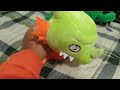 plantas vs zombies de peluches)si te ríes pierdes😂